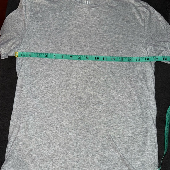 GAP Light Gray Short Sleeve Tee - Picture 4 of 4